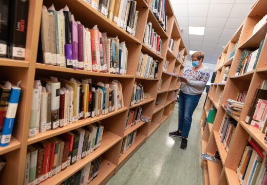 A biblioteca de San Sadurniño recupera os clubs de lectura para persoas adultas e rapazada